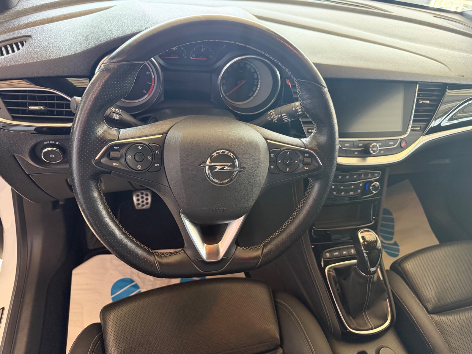 Fahrzeugabbildung Opel Astra K Lim. 5-trg. Ultimate*OPC* 1.Hand