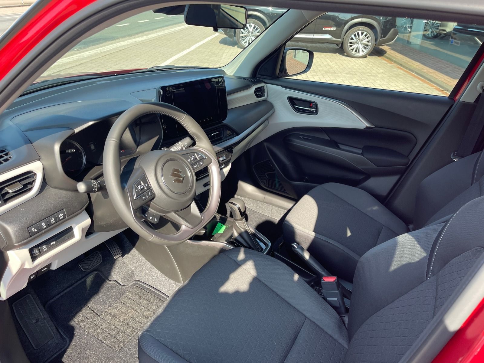 Fahrzeugabbildung Suzuki Swift 1.2 Dualjet Comfort+ Automatik Navi Kamera