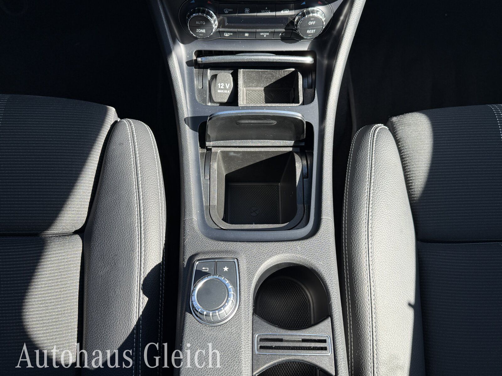 Fahrzeugabbildung Mercedes-Benz CLA 250 Shooting Brake Urban Navi/Distronic/Klim