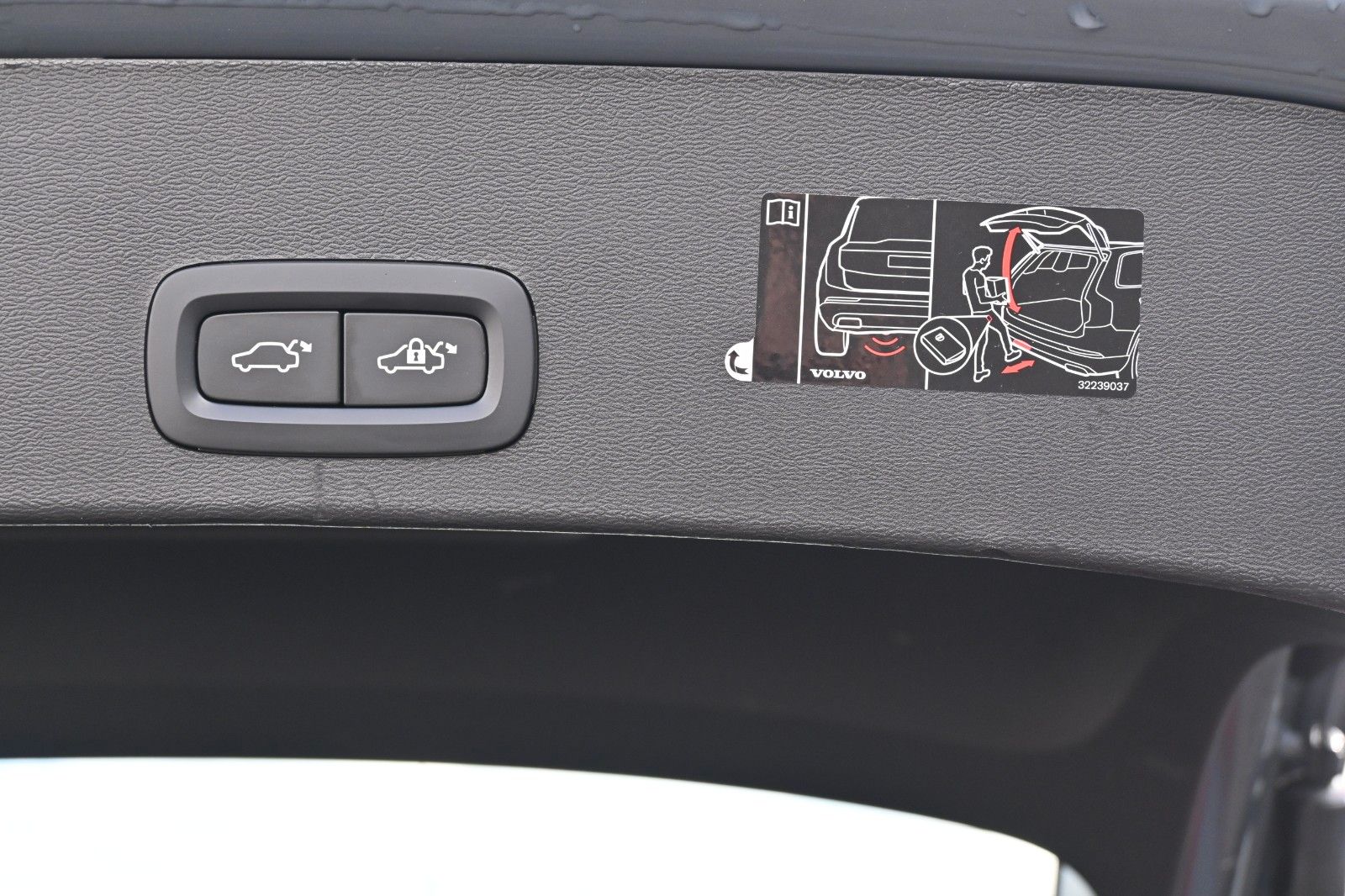 Fahrzeugabbildung Volvo XC40 T3 R-Design Geartronic*LED*H&K*ACC*NAV*CAM