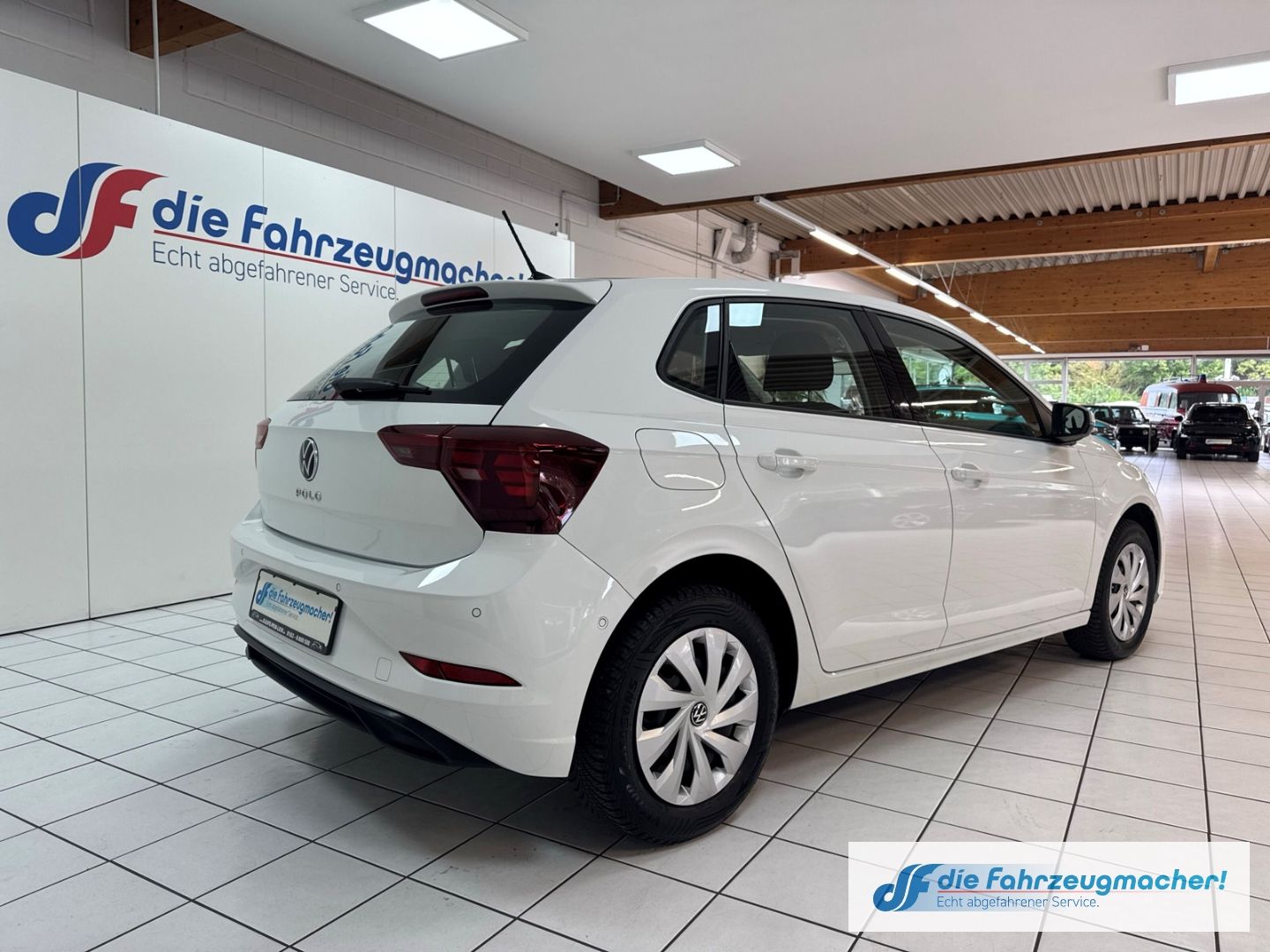 Fahrzeugabbildung Volkswagen Polo VI Life 1.0 TSI EU6d Navi Digitales Cockpit