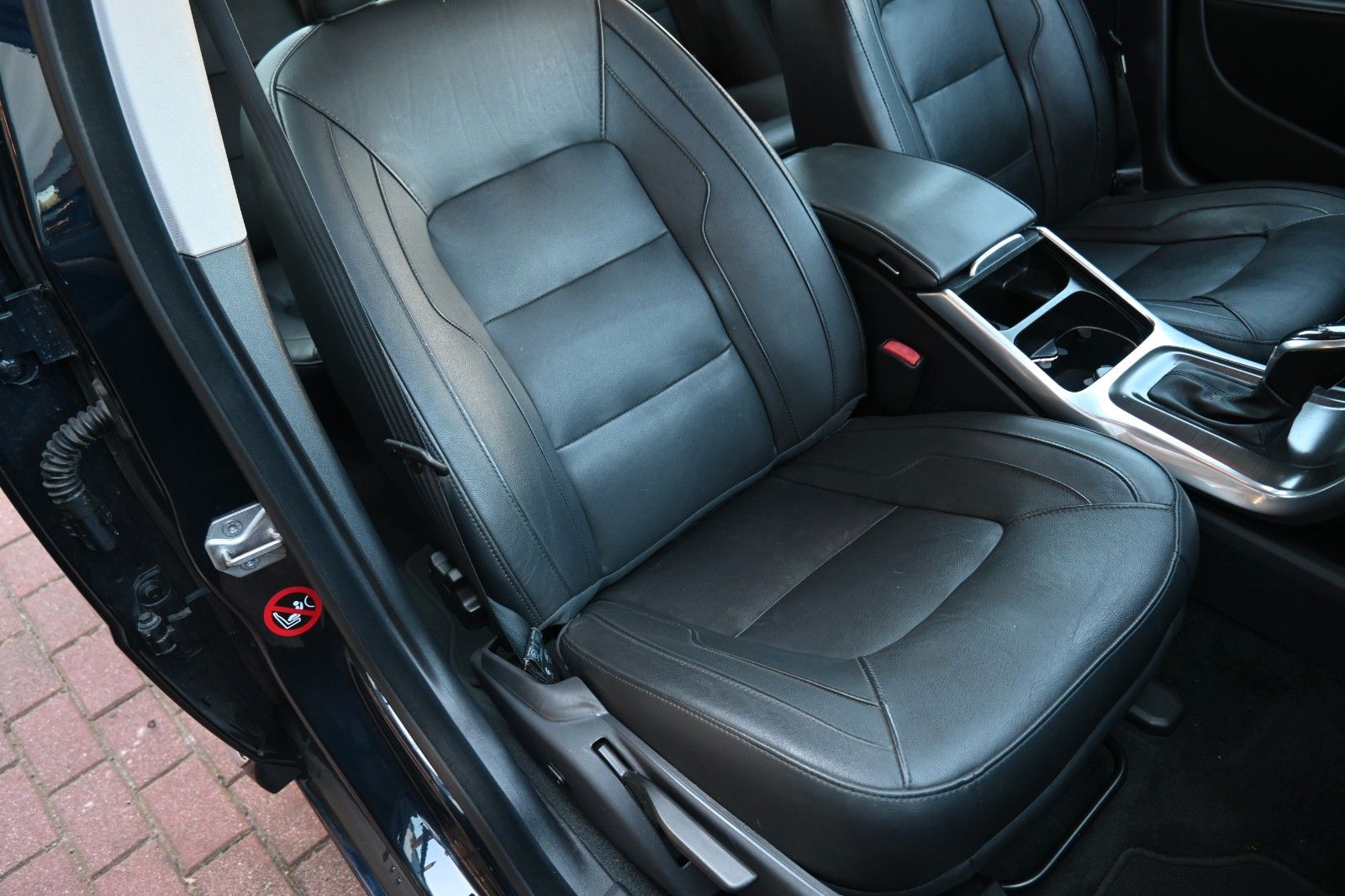 Fahrzeugabbildung Volvo S80 D4 Mom*AT*ACC*NAV*SITHZ*PANO*XEN*Top