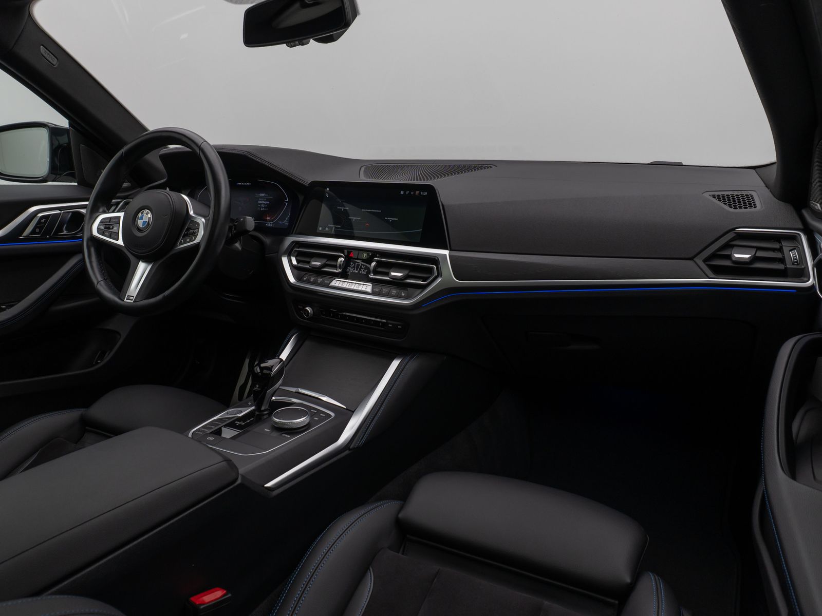 Fahrzeugabbildung BMW M440i xD Gran Coupé Glasdach Kamera HUD DAB H/K
