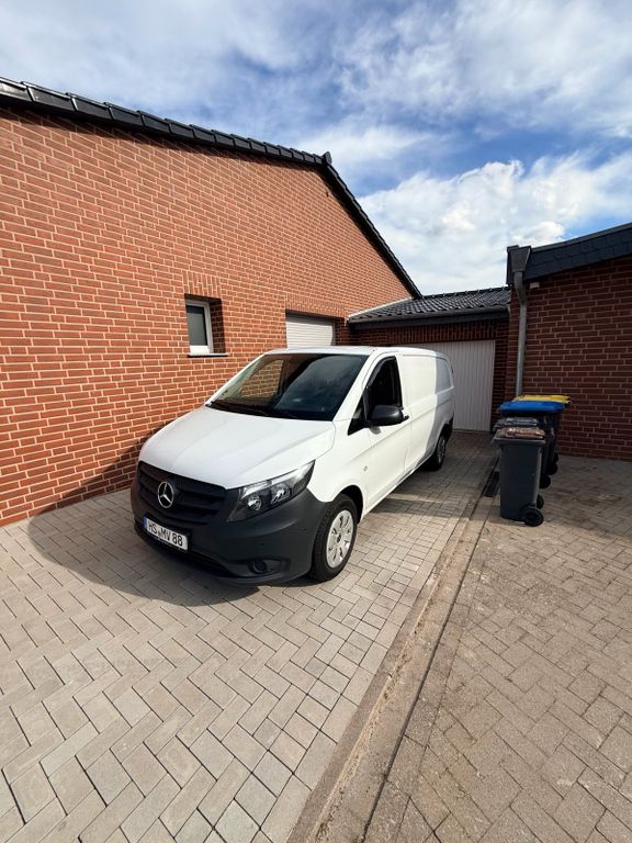Image of Mercedes-Benz Vito