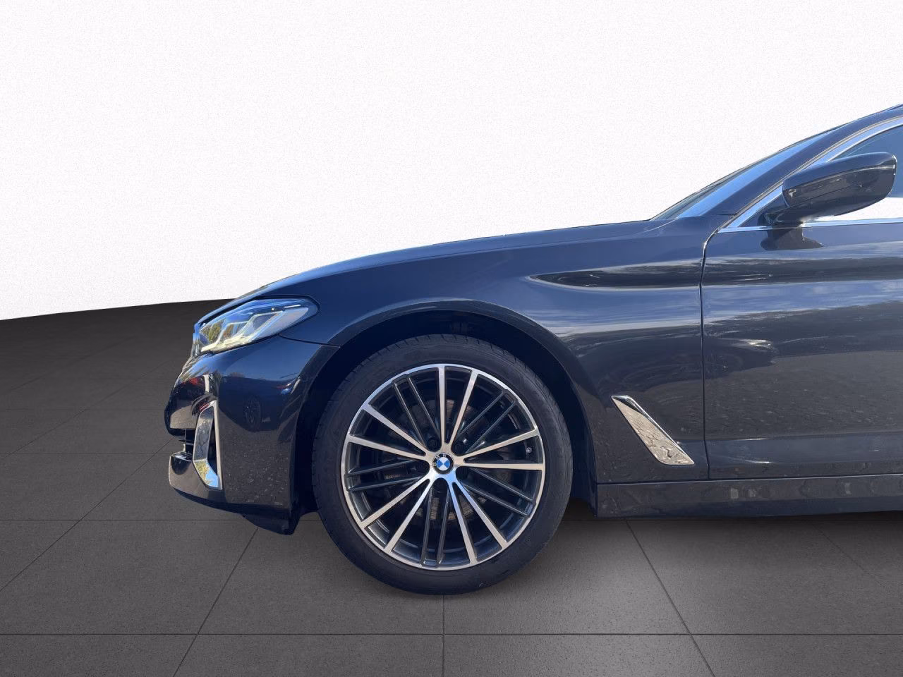 BMW 520d Tour LiveCPr,Pano,AHK,PA+,DA-Pr,StHzg,H/K