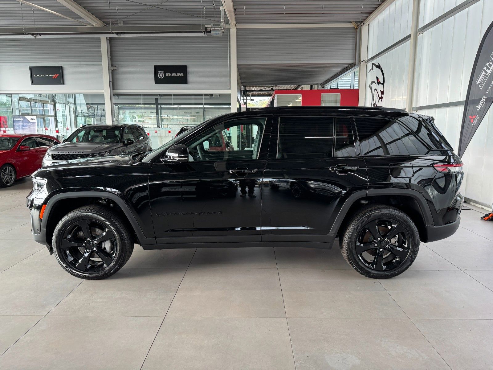 Fahrzeugabbildung Jeep Grand Cherokee 3.6 V6 Limited 4x4 Night Edition