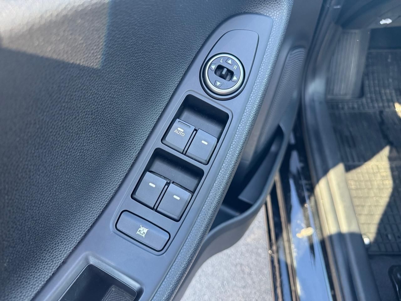 Fahrzeugabbildung Hyundai i20 TREND KAMERA*SHZ*LHZ*CARPLAY*KLIMA*PDC*RADIO