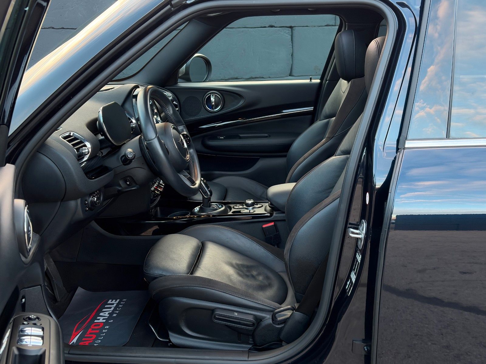 Fahrzeugabbildung MINI Cooper S Clubman Classic Leder Pano Komfort LHZ