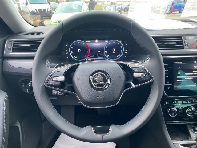 Fahrzeugabbildung SKODA Superb Combi *Matrix*RFK*19Zoll*Side Assist*eHec