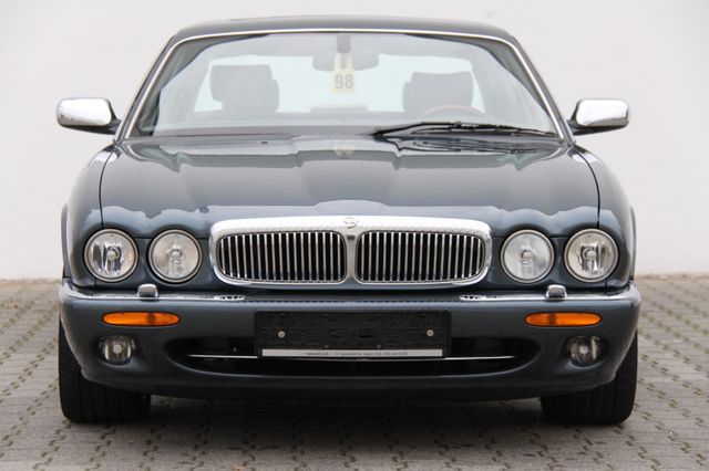 Jaguar Daimler Super V8 Langversion  2  Jahre Garantie