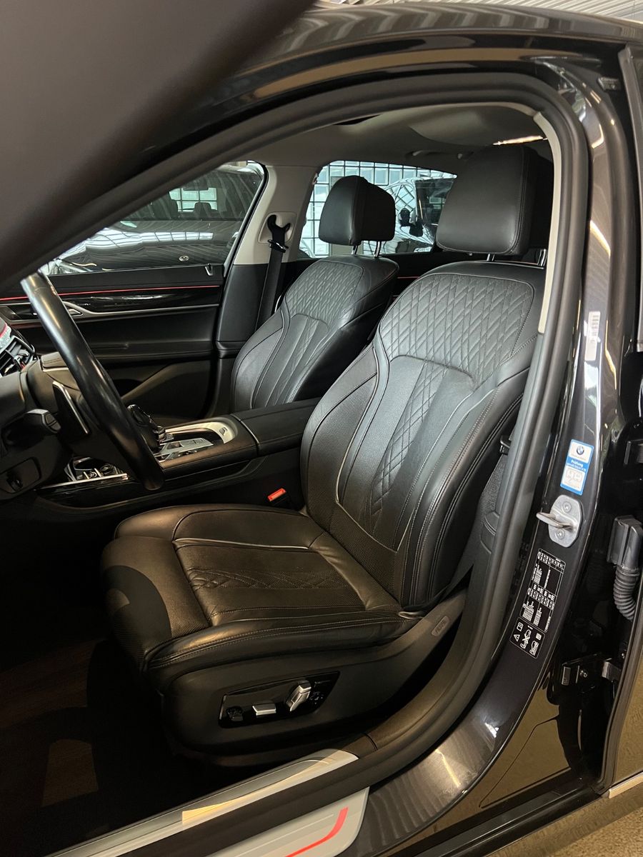 Fahrzeugabbildung BMW 740 d xDrive *MASSAGE* LEDER EXCLUSIVE *