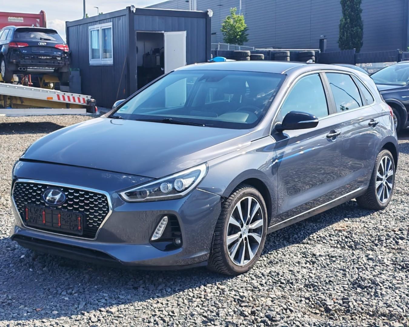 Hyundai i30 1.0 - Intro - LED - UNFALL - EU6