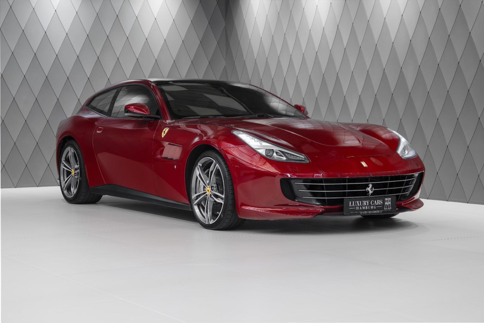 Ferrari GTC4 Lusso V12 RED / BROWN PANO VENTILATION