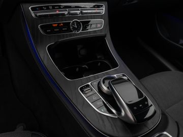 Fahrzeugabbildung Mercedes-Benz E 200 Coupé 9G-Tronic Burmester Kamera DAB Sport