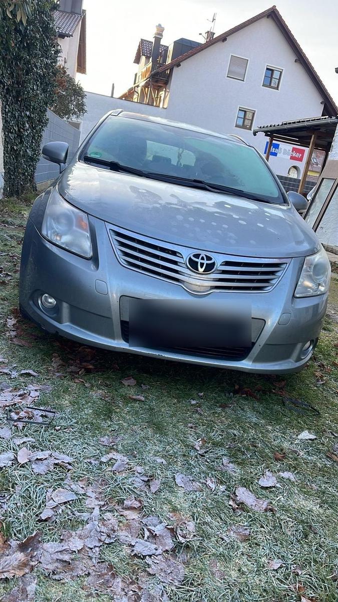 Toyota Avensis, 2010