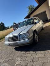 Mercedes-Benz E 250 - Mercedes-Benz E 250 aus 1993