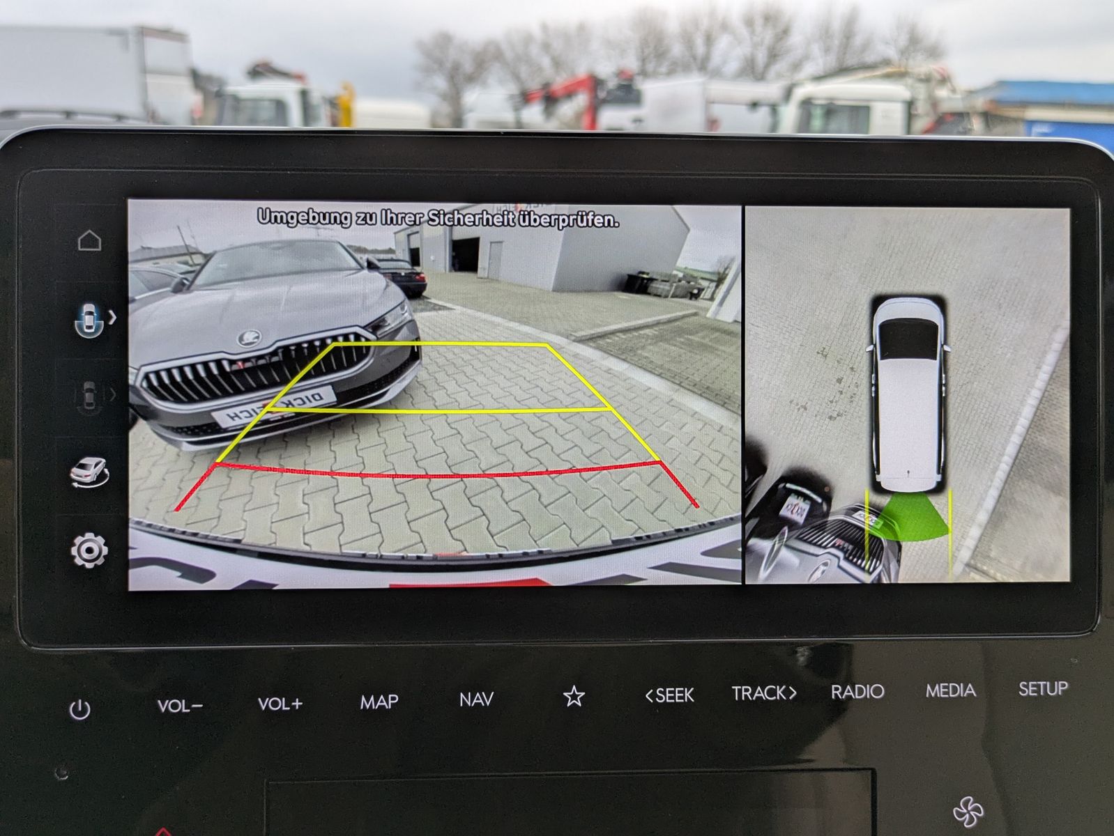 Fahrzeugabbildung Hyundai Staria 2.2 CRDi 4WD Prime*9*LED*PANO*360°KAM*ACC