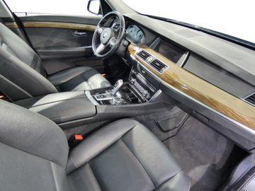 BMW 520 Gran Turismo - 12