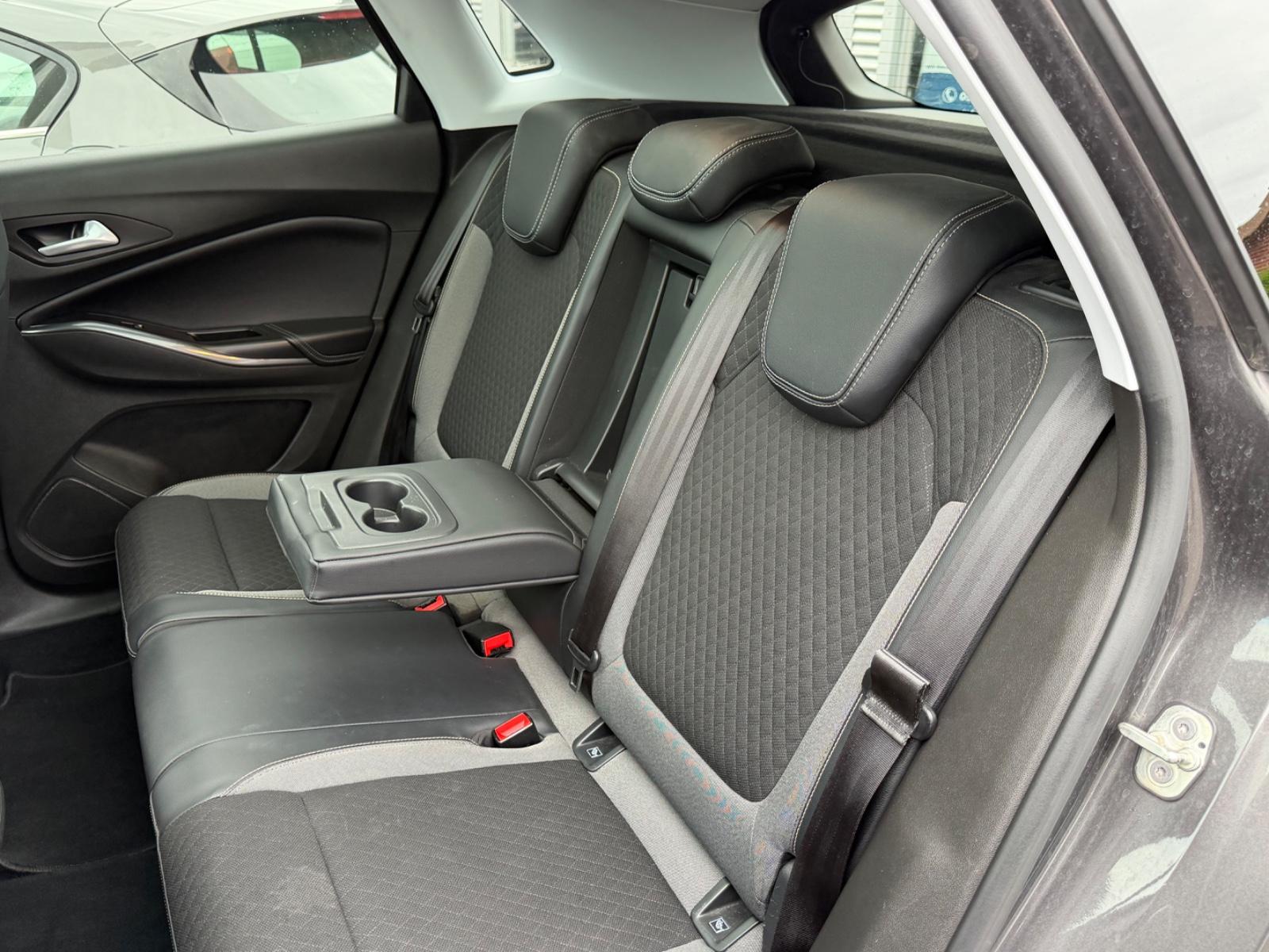 Opel Grandland Innovation/Navi/LED/Leder/Keyless/Pano