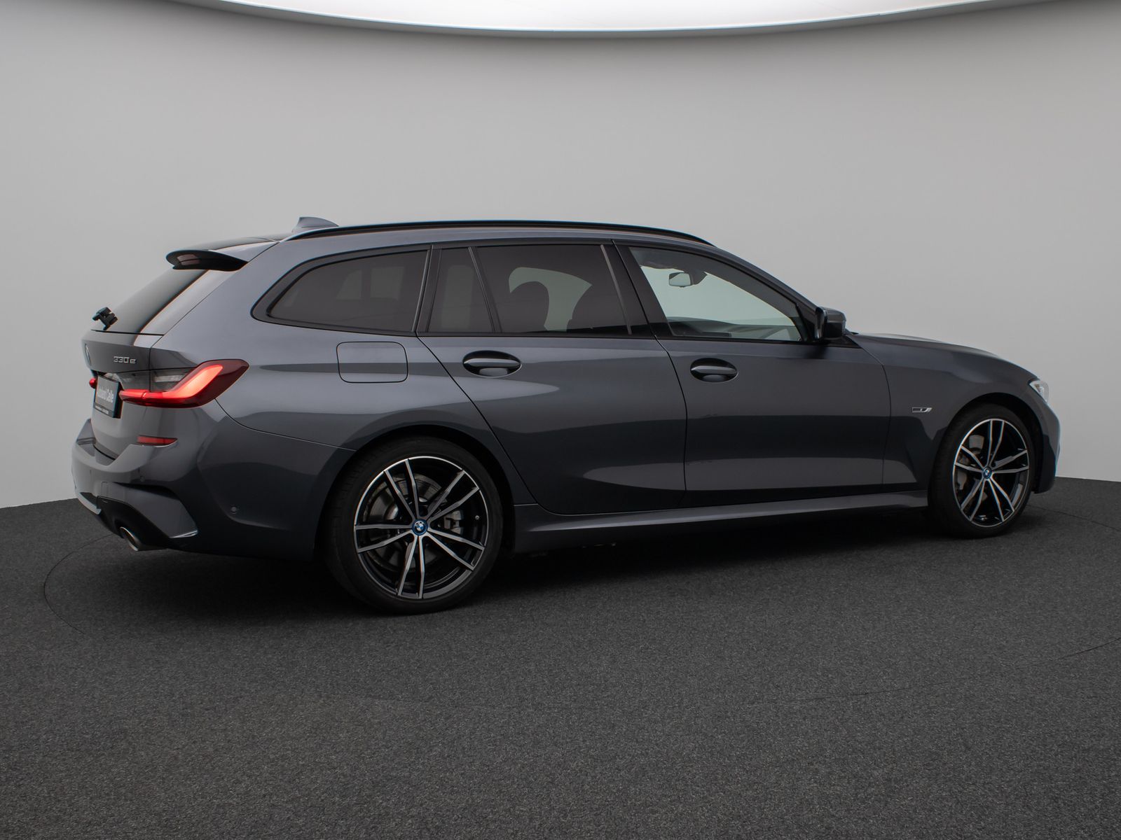 Fahrzeugabbildung BMW 330e  M Sport Kamera Laser HUD DAB HiFi Komfort