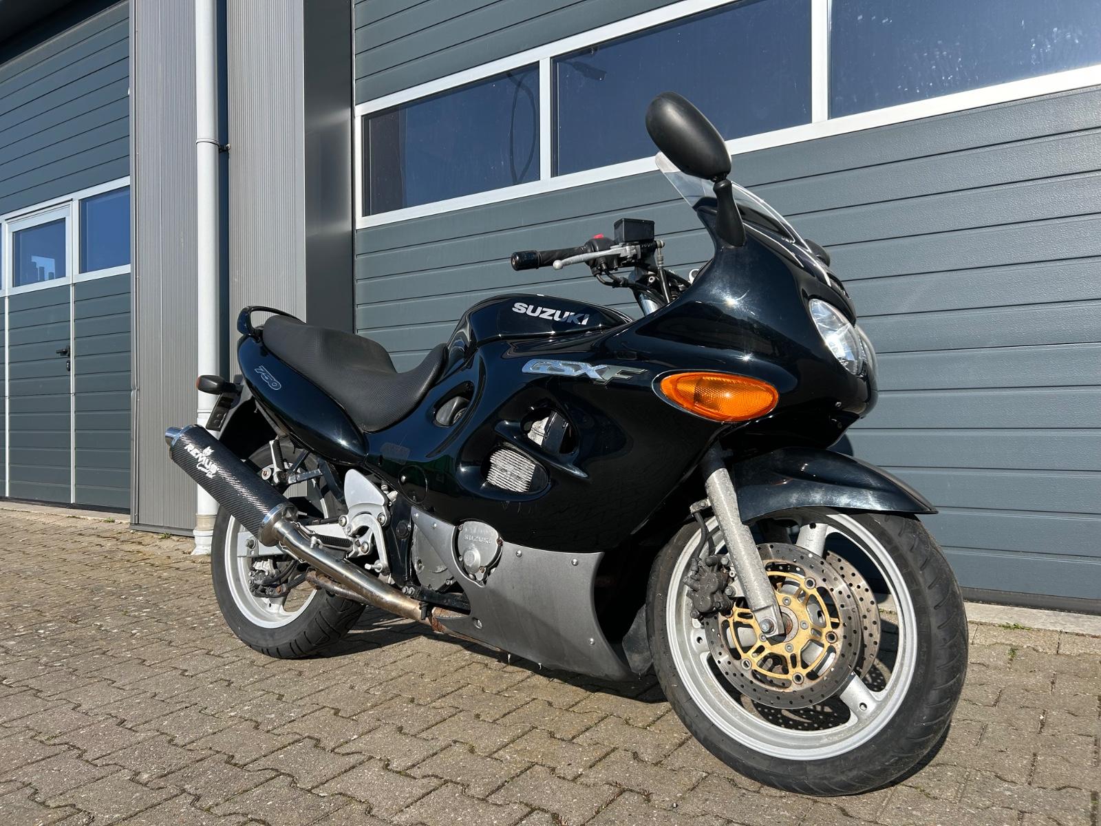Suzuki GSX 750 F