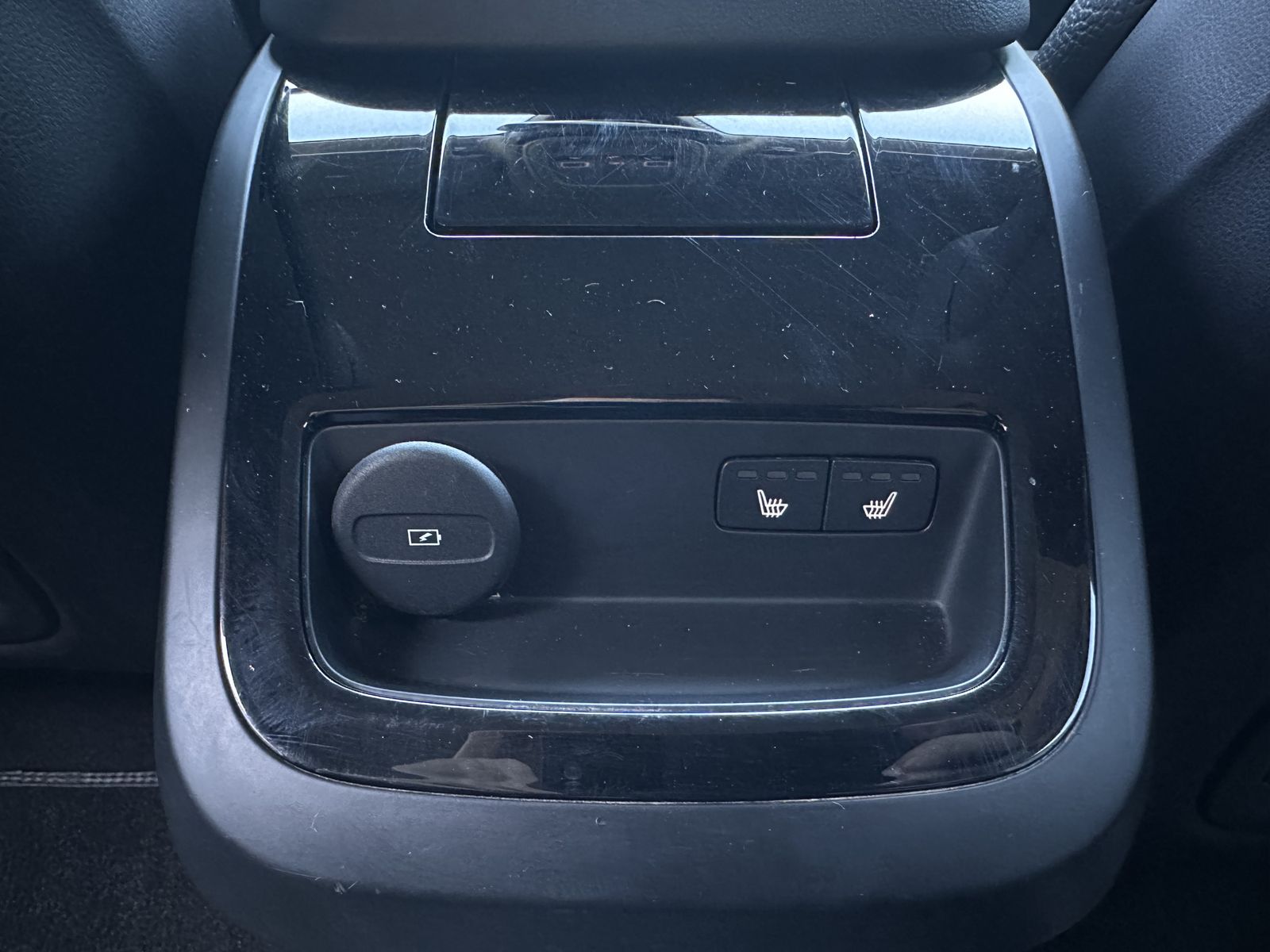 Fahrzeugabbildung Volvo V90 T6 Plus Dark Plug-In Hybrid AWD NAV+LED+AHK