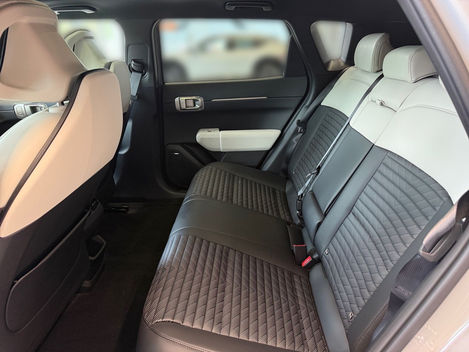 Fahrzeugabbildung Kia EV4 81 FWD GTL DWP COM GD