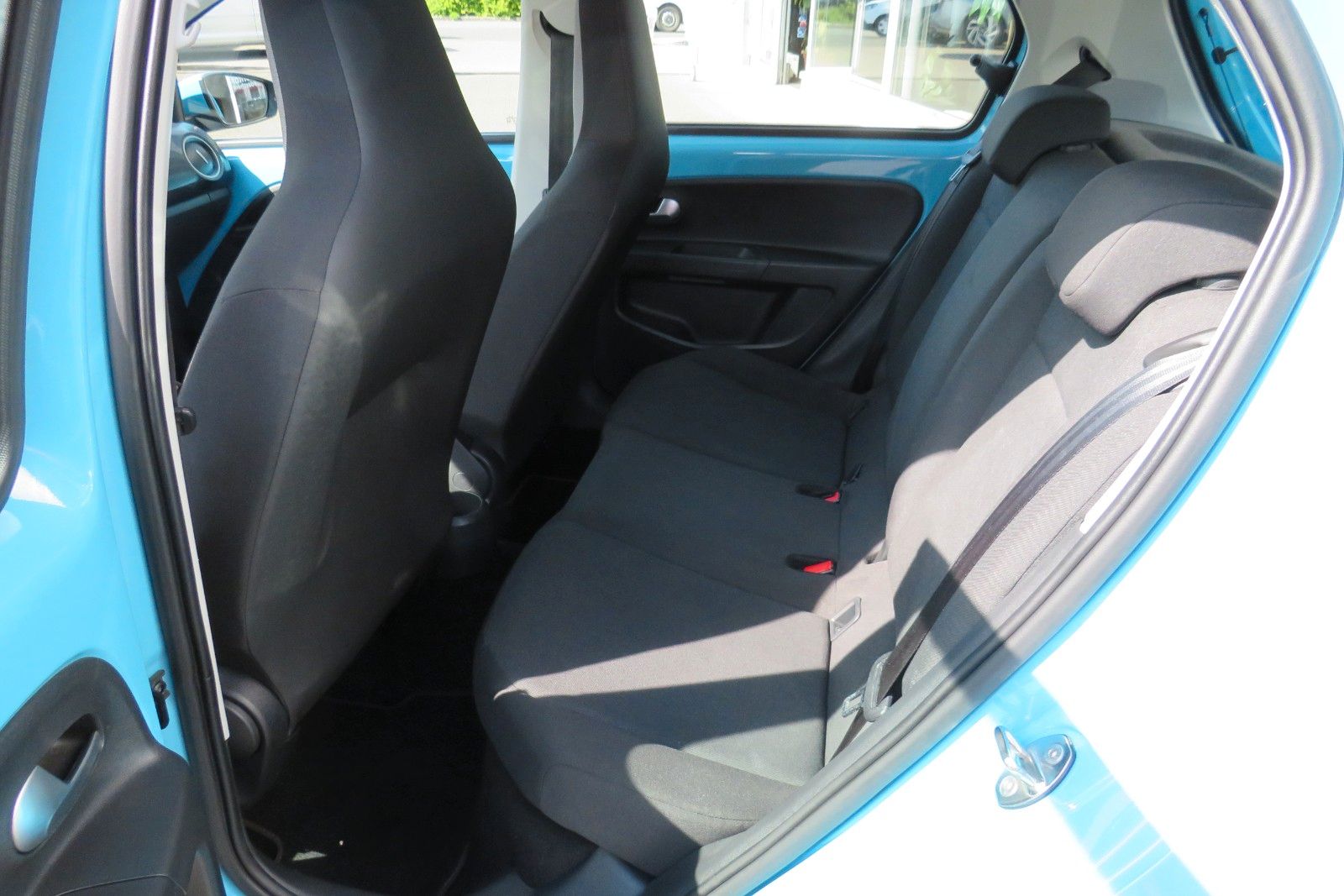 Fahrzeugabbildung Volkswagen up! 4T GJ KLIMA SPURHALTE DAB SCHECKHEFT