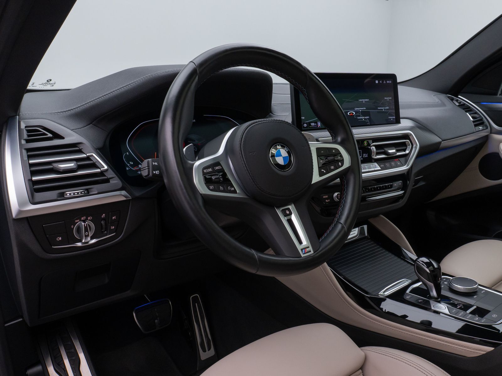 Fahrzeugabbildung BMW X4 M40i Panorama Laser Kamera HUD DAB HiFi AHK