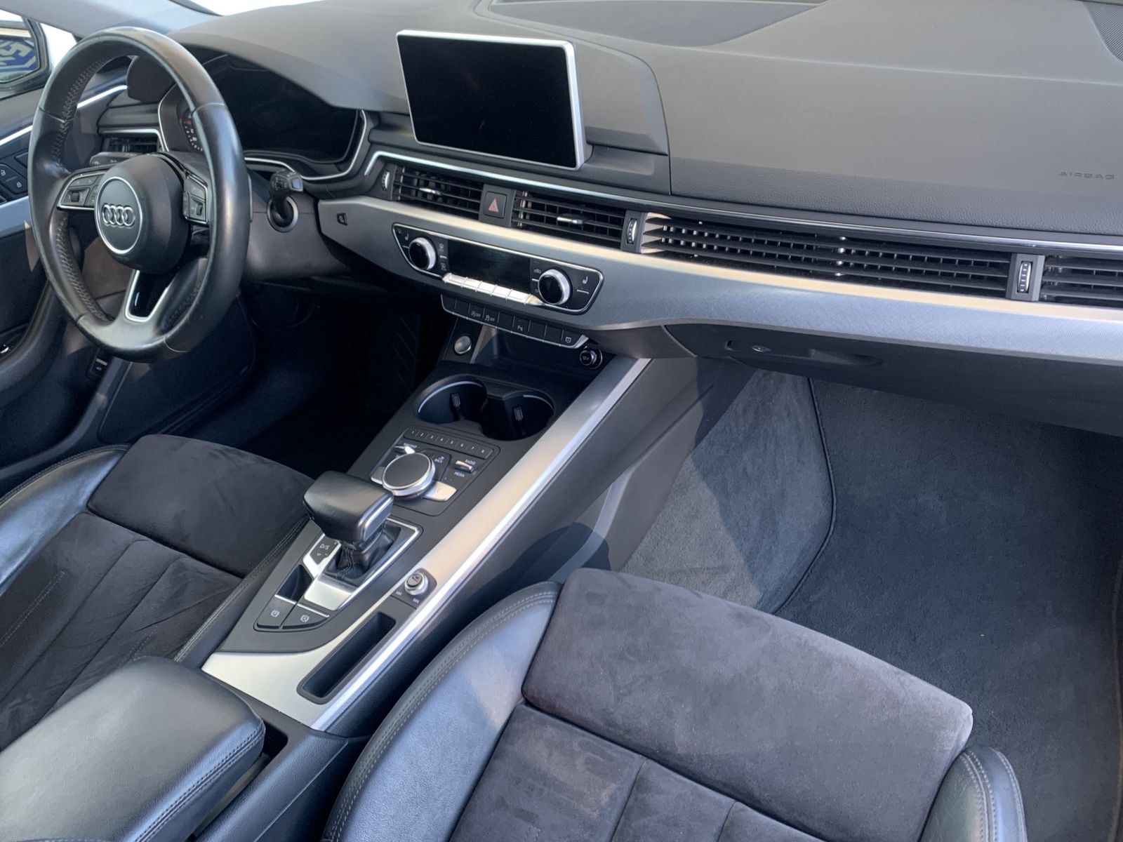 Fahrzeugabbildung Audi A4 2.0 TDI*Sport*Matrix*STHZ*Digital*Memory*Lane