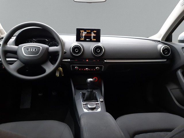 Fahrzeugabbildung Audi A3 Sportback 1.4TSI attraction ultra Xenon PDC