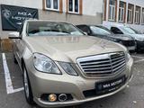 Mercedes-Benz E 250 CGI. 1.HD Scheckheftgepfl. 8.Fach - mit Benzin-Antrieb: Beige, Limousine