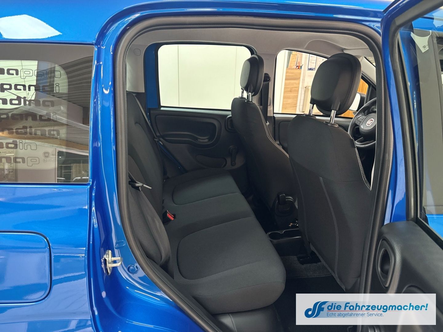 Fahrzeugabbildung Fiat Pandina Hybrid Radio BT Digitales Cockpit Spurha