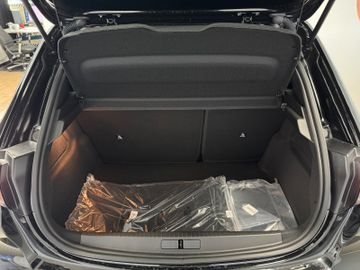Fahrzeugbestand 29 Peugeot 208 Hybrid 145 GT e-Sitz+Alcantara+360 Grad