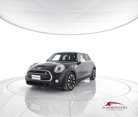 MINI Cooper SD 5 porte 2.0 aut. Hype