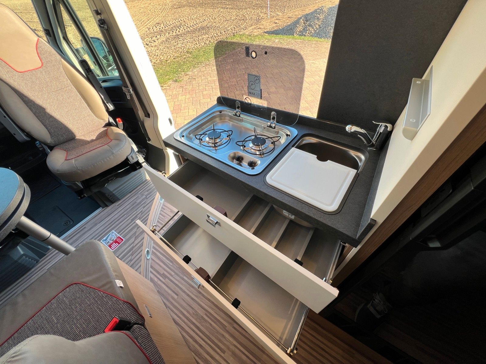 Fahrzeugabbildung Malibu Van Comfort Coupe 640 LE großer Kühlschrank