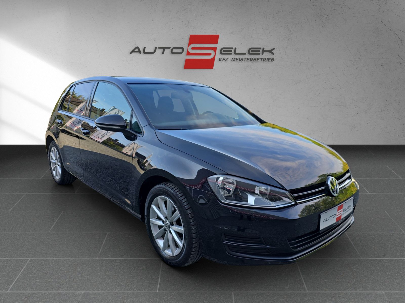 Fahrzeugabbildung Volkswagen Golf VII Trendline BMT/AHK/PDC/KLiMA/SZH