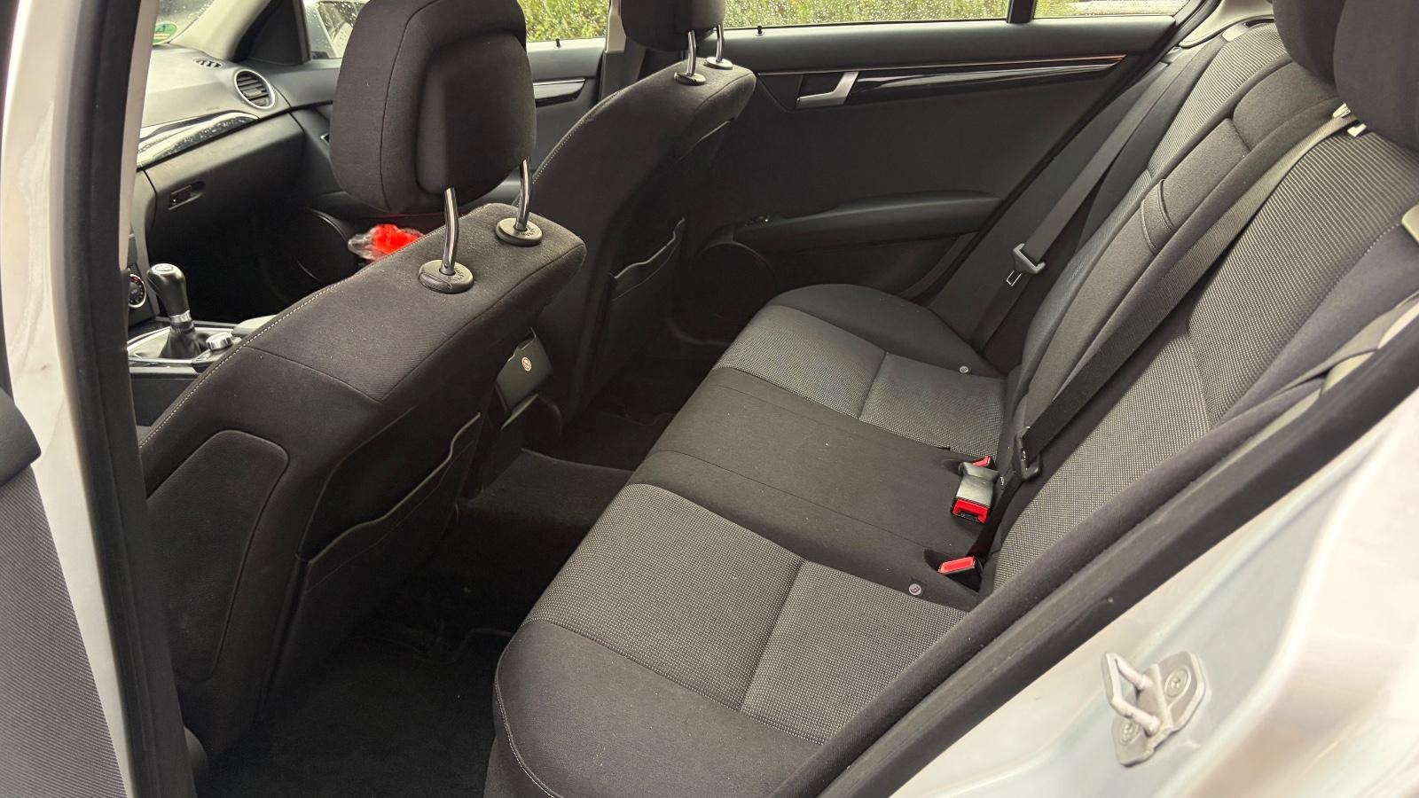 Mercedes-Benz C220 2014 — photo 8