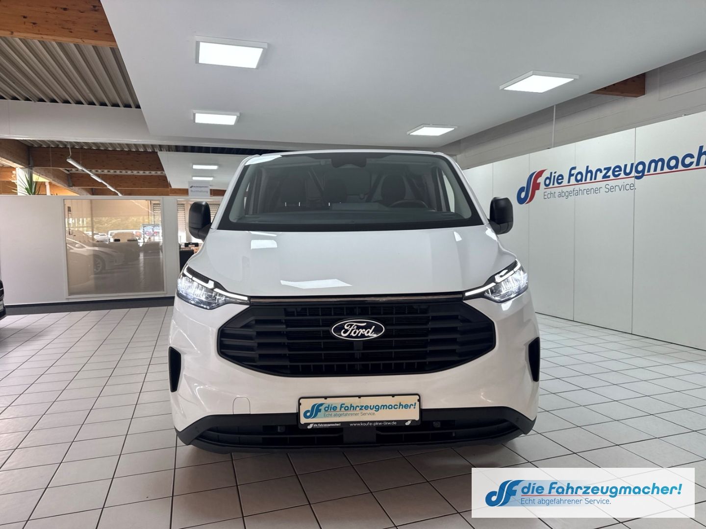 Fahrzeugabbildung Ford Transit Custom Kasten 320 L2 Trend FWD 2.0 EcoBl