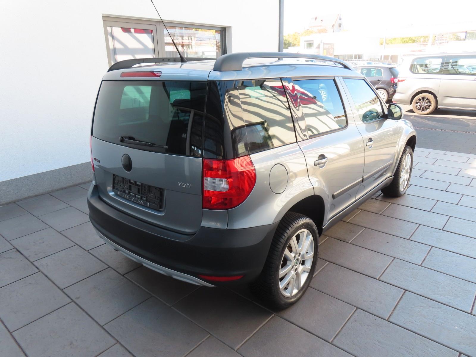 Skoda Yeti 2.0 TDI 170 ch 4x4 Ambition Plus • GPS • Attelage • Sièges chauffants • Clim bizone