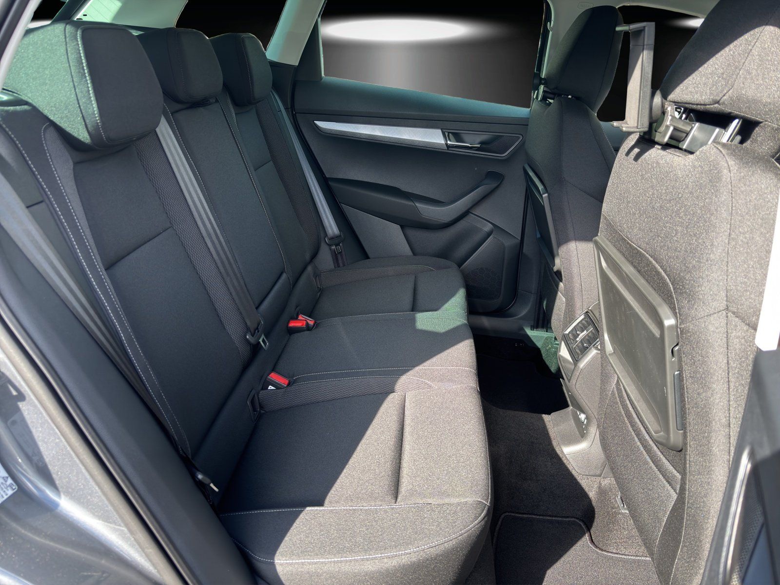 Fahrzeugabbildung SKODA Karoq Balance 1,5 TSI 110 kW DSG AHK/MATRIX/LED
