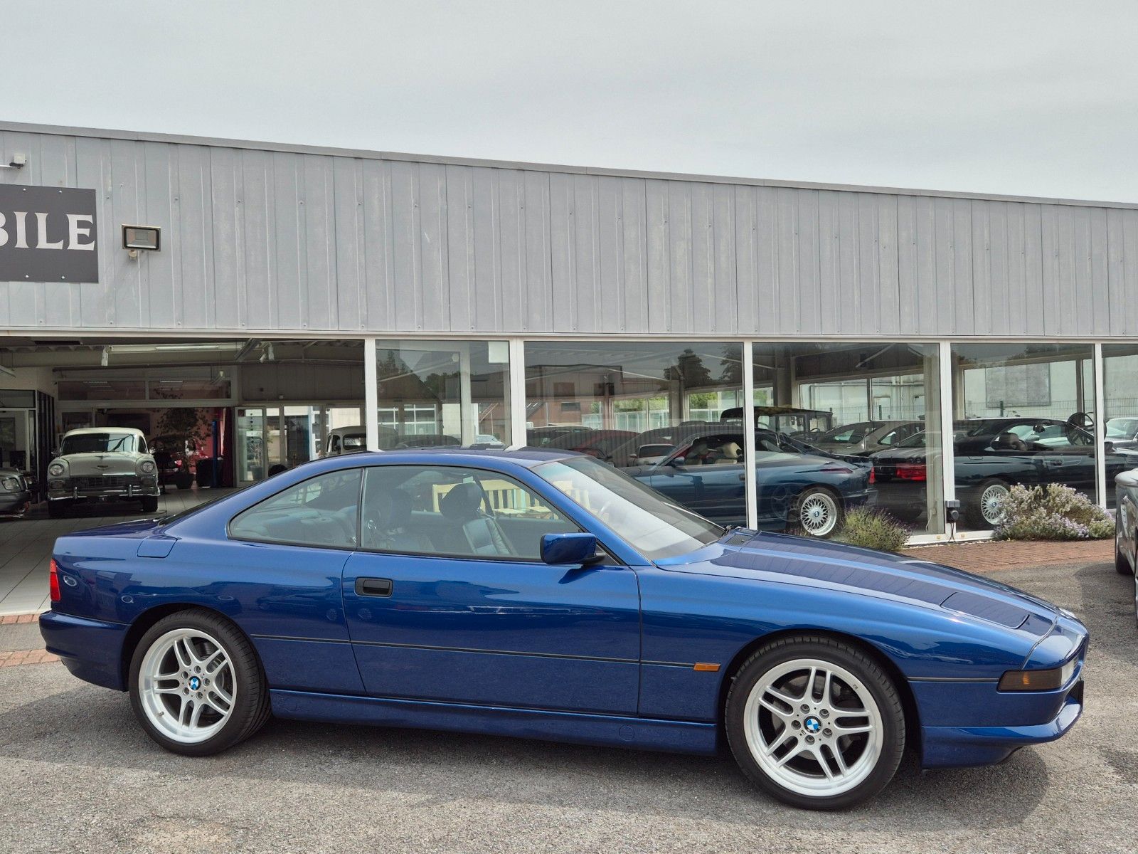 Fahrzeugabbildung BMW 850Ci/Deutsch/Sammler/Individual Interieur