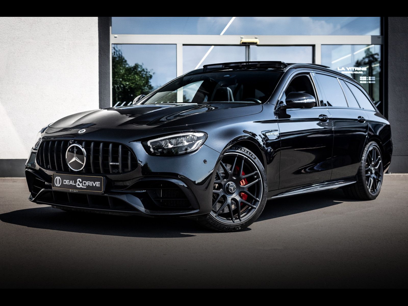 MERCEDES-BENZ E 63 AMG S T-MODELL°CARBON°PERF SITZE°360°AHK