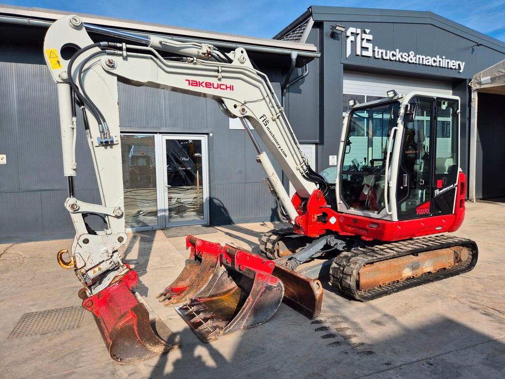 Takeuchi TB370 - POWERTILT - 3X BUCKETS - 2021 YEAR