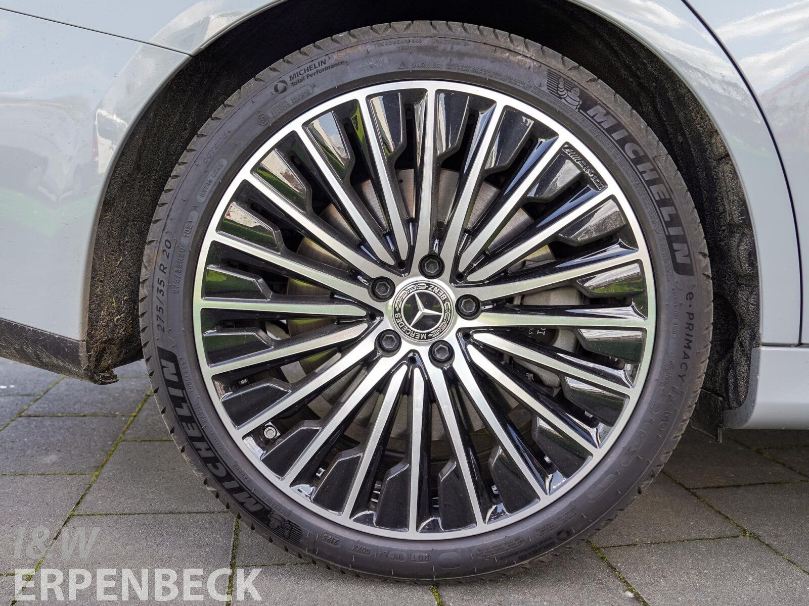 Fahrzeugabbildung Mercedes-Benz E 300de 4M AMG Distronic HeadUp AHK DigitalLight
