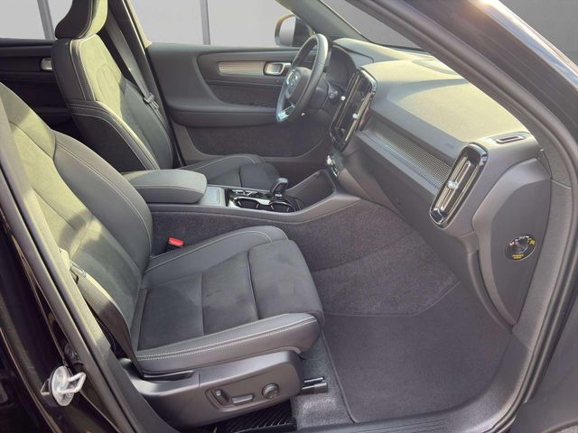 Volvo XC40 B3 Ultra Black Edition