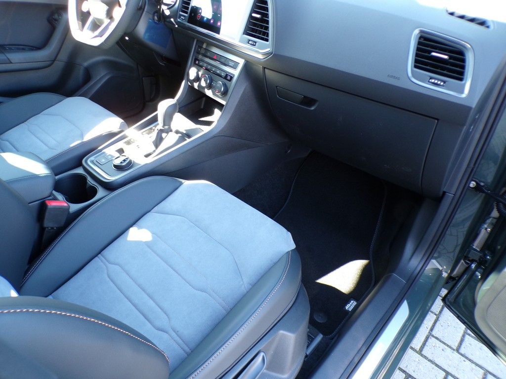 Fahrzeugabbildung CUPRA Ateca 1.5 TSI DSG Tribe Edition*AHK*Pano*DSG*