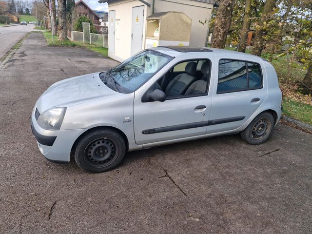 Renault Ranault clio mit neuen TÜV