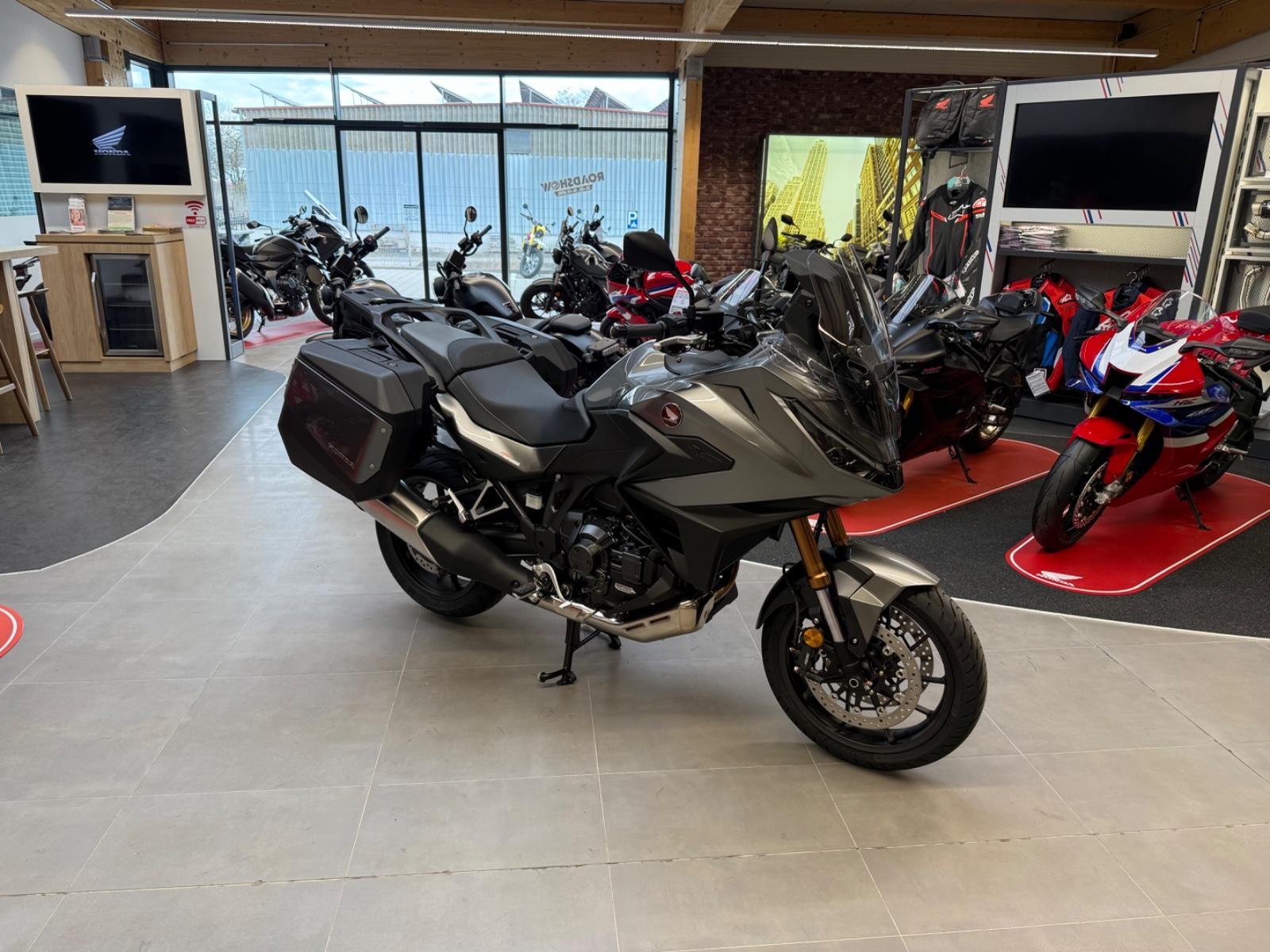 Honda NT1100 DCT ES 2026 Iridium Gray *nur 43km*