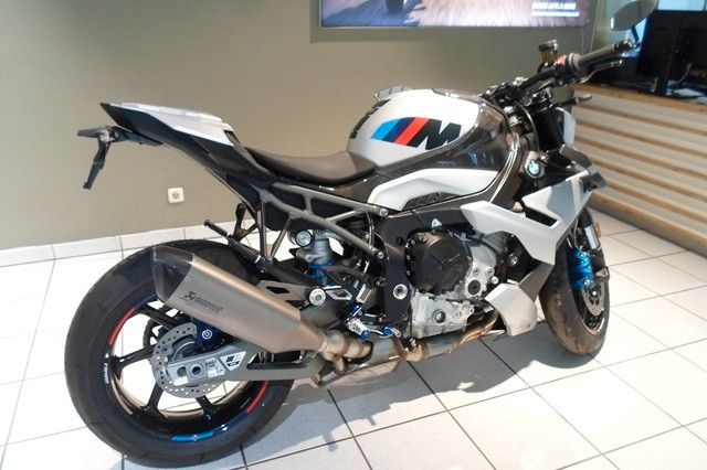 Fahrzeugabbildung BMW M1000R mit Competition Paket sofort verfügbar